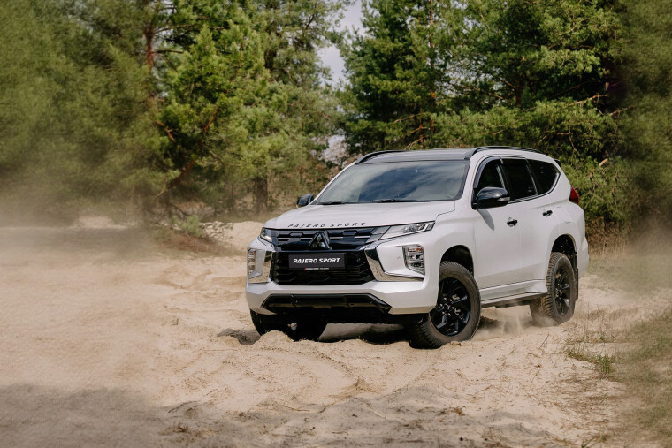 Mitsubishi від 0,01% на місяць: вигідні кредитні програми від Ощадбанку та ПриватБанку