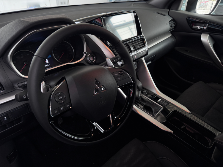 Mitsubishi Eclipse Cross INTENSE