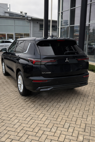 Новий Mitsubishi Outlander INTENSE 2025