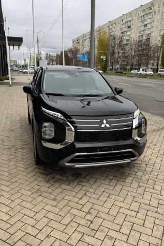 Новий Mitsubishi Outlander INTENSE 2025